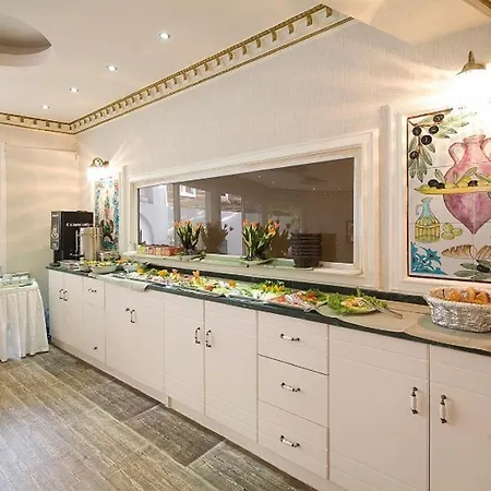 Madam Eve Extra Bed & Breakfast